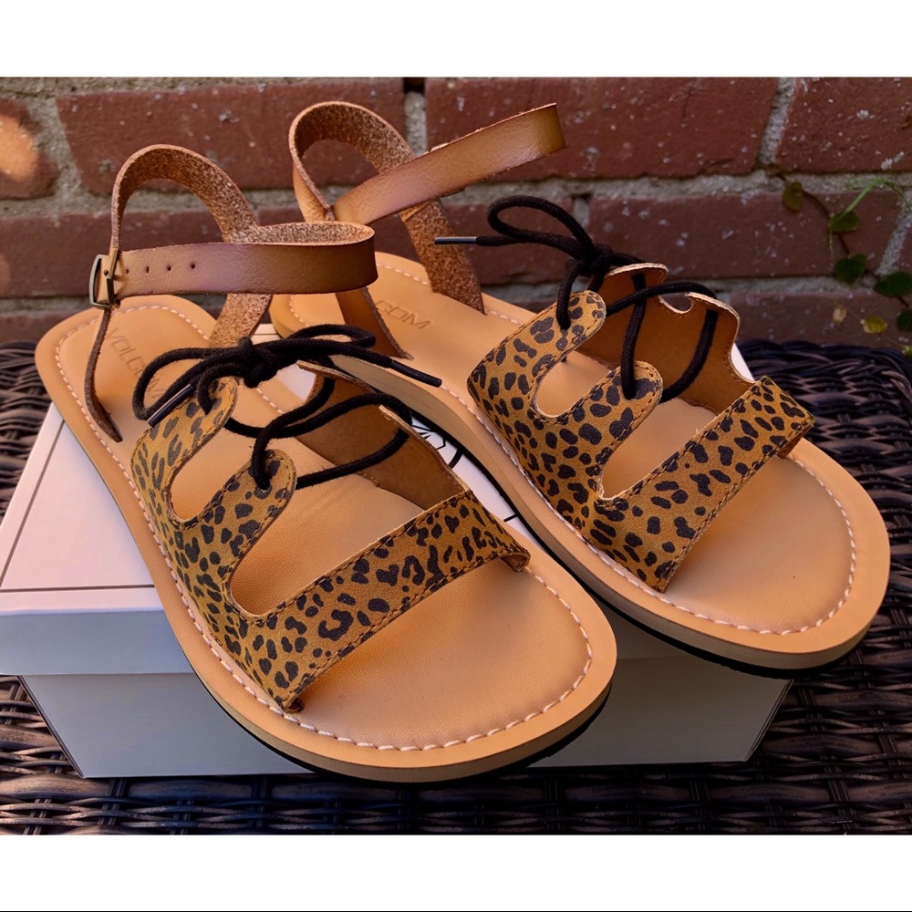 NWOT Volcom Leopard Gladiator Lacey Sandals Size 7